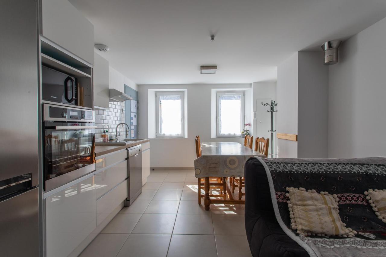 Le Belier 2nd Etage Avec Balcon Au Centre D'embrun Climatise Apartment *