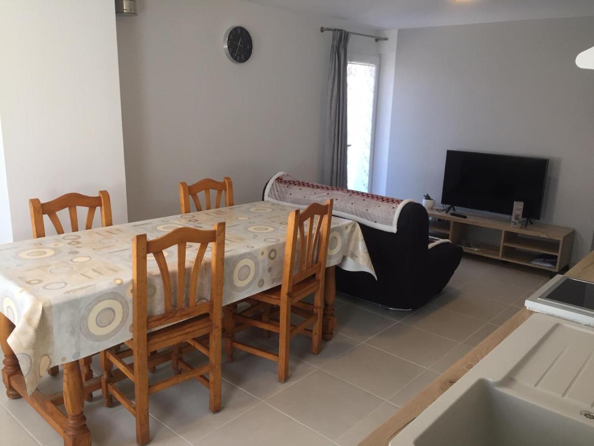 Le Belier 2nd Etage Avec Balcon Au Centre D'embrun Climatise * Embrun