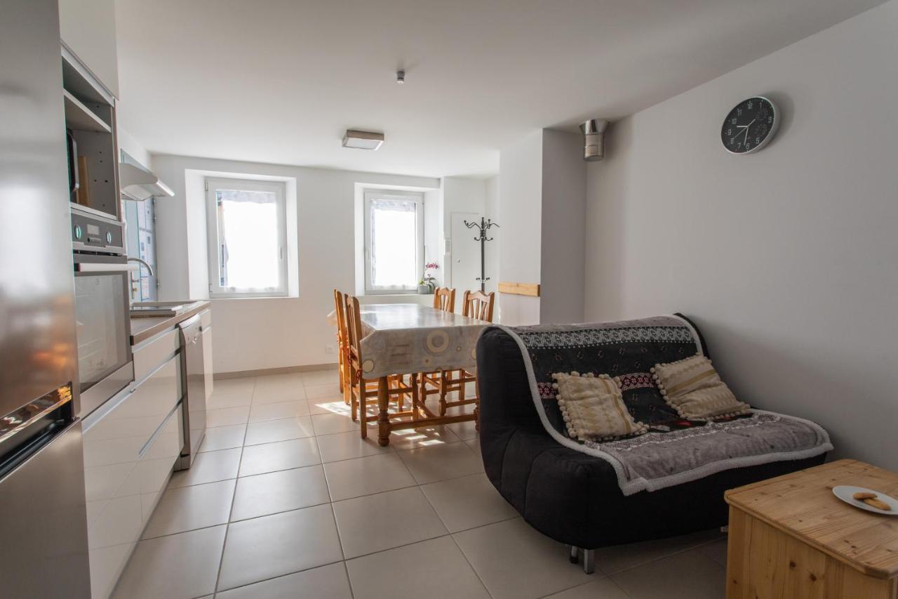 Le Bélier 2nd étage Avec Balcon Au Centre D'embrun